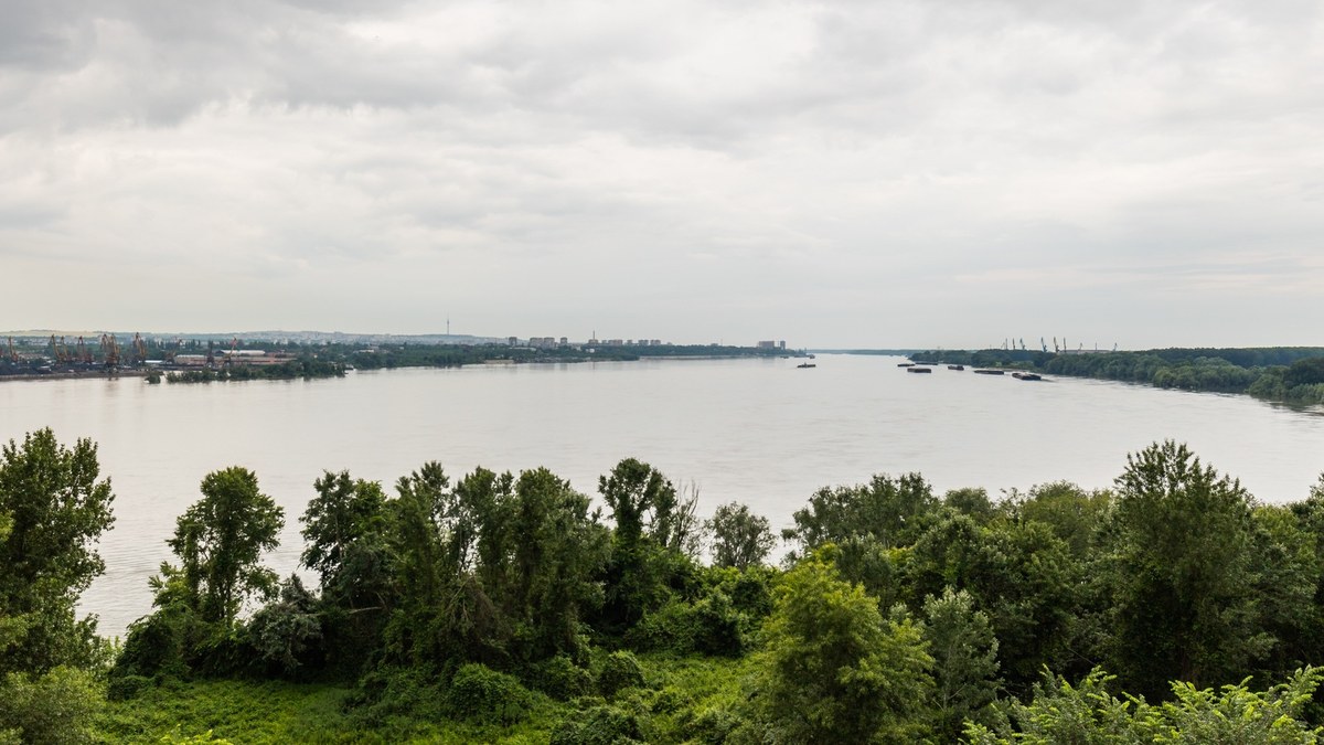 Архивна панорама на Дунав при Русе, 2016 г.